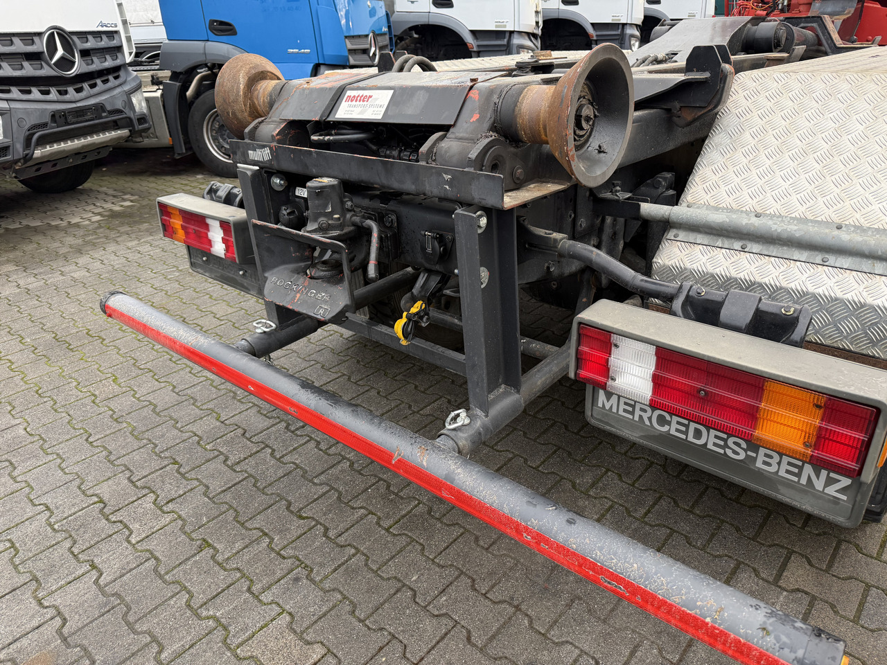 Mercedes-Benz SK 2538 6X4 Haken Kran/ Oldtimer/ Feuerwehr - Kranbil, Lastväxlare lastbil: bild 4 Mercedes-Benz SK 2538 6X4 Haken Kran/ Oldtimer/ Feuerwehr - Kranbil, Lastväxlare lastbil: bild 4