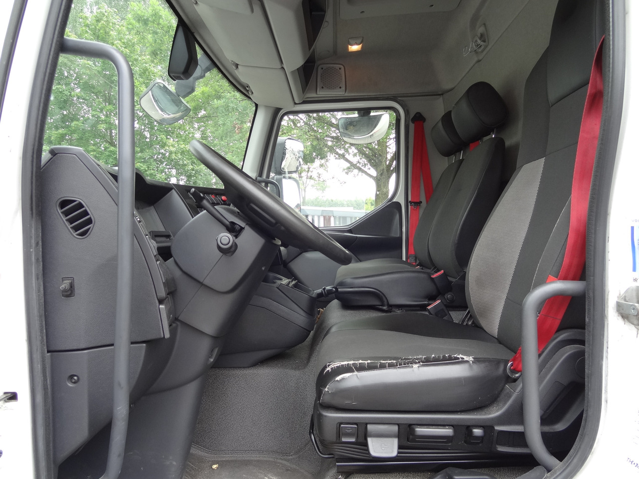 Renault D10.210 7m Koffer - Lastbil med skåp: bild 5 Renault D10.210 7m Koffer - Lastbil med skåp: bild 5