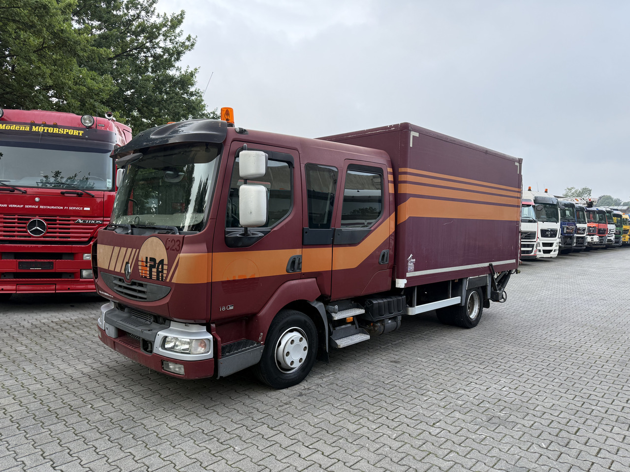 Renault Midlum 180.10 DoKa - Lastbil med skåp: bild 1 Renault Midlum 180.10 DoKa - Lastbil med skåp: bild 1