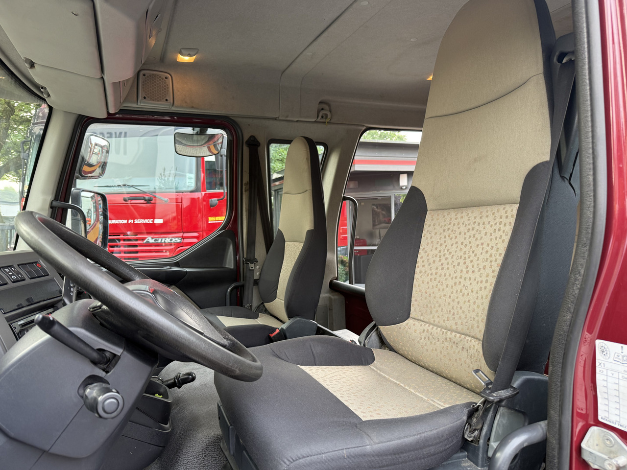 Renault Midlum 180.10 DoKa - Lastbil med skåp: bild 5 Renault Midlum 180.10 DoKa - Lastbil med skåp: bild 5