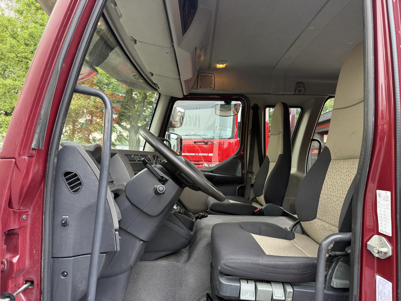 Renault Midlum 180.10 DoKa - Lastbil med skåp: bild 4 Renault Midlum 180.10 DoKa - Lastbil med skåp: bild 4