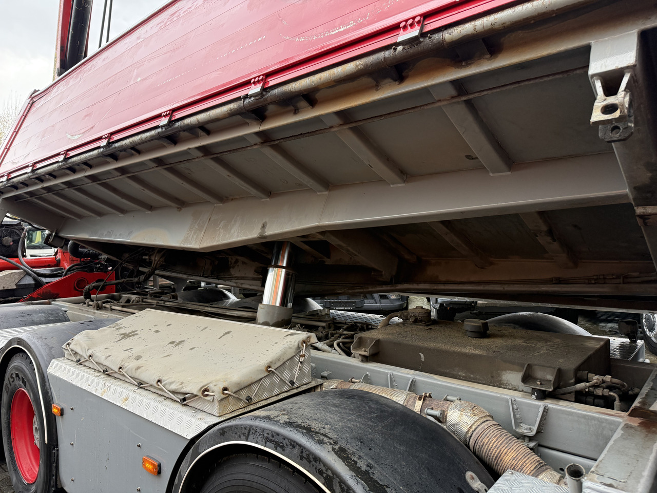 Scania R580 V8 8X4 Kipper Kran Palfinger 22002 - Tippbil lastbil, Kranbil: bild 3 Scania R580 V8 8X4 Kipper Kran Palfinger 22002 - Tippbil lastbil, Kranbil: bild 3