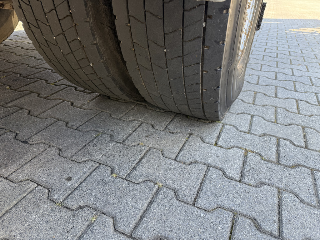 Volvo FM12 420 4X4 Kran MKG 300 bis 24 Meter - Flakbil, Kranbil: bild 4 Volvo FM12 420 4X4 Kran MKG 300 bis 24 Meter - Flakbil, Kranbil: bild 4