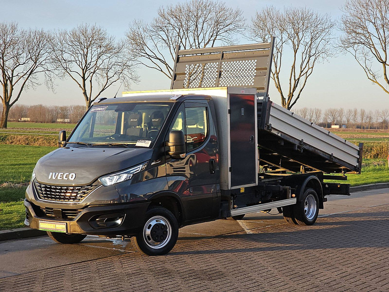 Iveco Daily 35C18 3.0L 3-Zijden Kipper - Transportbil med tippflak: bild 2 Iveco Daily 35C18 3.0L 3-Zijden Kipper - Transportbil med tippflak: bild 2