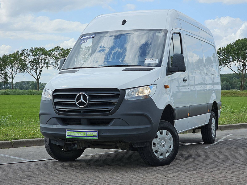Mercedes-Benz Sprinter 316 CDI 4X4 AUT. L2H2 - Skåpbil: bild 1 Mercedes-Benz Sprinter 316 CDI 4X4 AUT. L2H2 - Skåpbil: bild 1