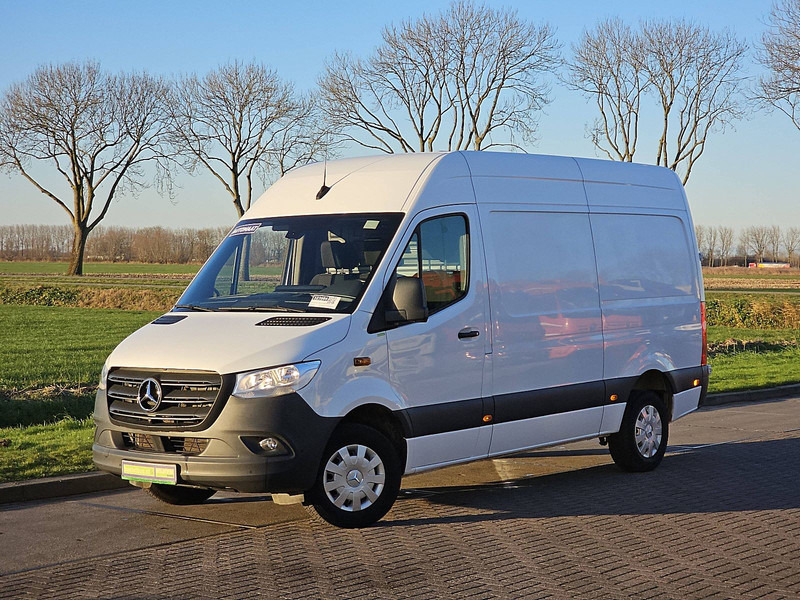 Mercedes-Benz Sprinter 317 L2H2 Mbux RWD! - Skåpbil: bild 2 Mercedes-Benz Sprinter 317 L2H2 Mbux RWD! - Skåpbil: bild 2