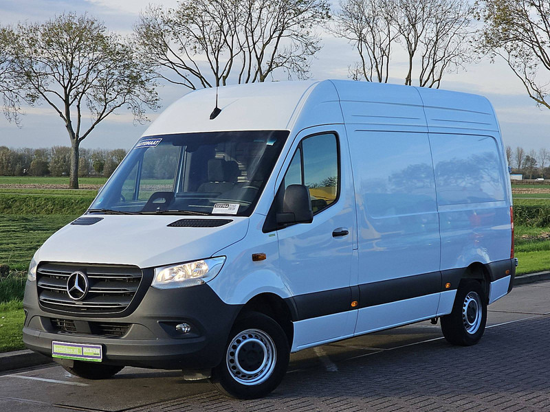 Mercedes-Benz Sprinter 317 L2H2 RWD Mbux10 - Skåpbil: bild 2 Mercedes-Benz Sprinter 317 L2H2 RWD Mbux10 - Skåpbil: bild 2