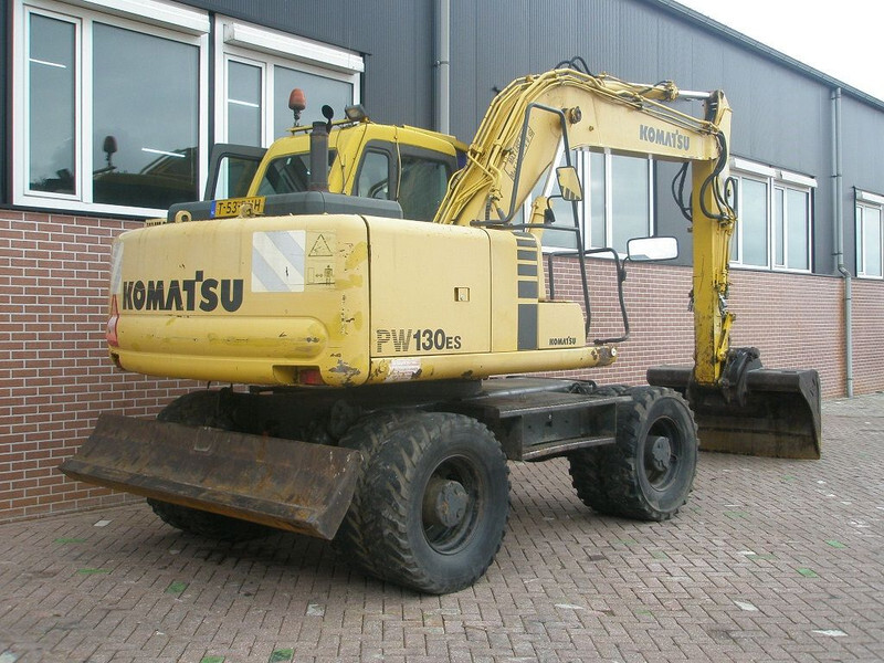 Komatsu PW 130ES-6K - Grävmaskin på däck: bild 3 Komatsu PW 130ES-6K - Grävmaskin på däck: bild 3