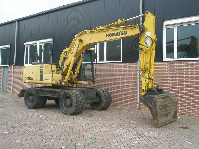 Komatsu PW 130ES-6K - Grävmaskin på däck: bild 4 Komatsu PW 130ES-6K - Grävmaskin på däck: bild 4