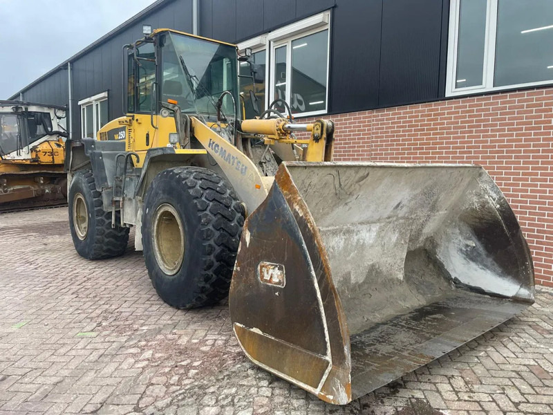 Komatsu WA250-5 - Hjullastare: bild 2 Komatsu WA250-5 - Hjullastare: bild 2