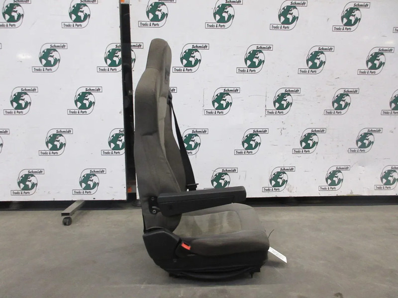 Iveco 5801416515 // 5801389347 IVECO HI WAY EURO 6 MODEL 2018 - Säte för Lastbil: bild 5 Iveco 5801416515 // 5801389347 IVECO HI WAY EURO 6 MODEL 2018 - Säte för Lastbil: bild 5