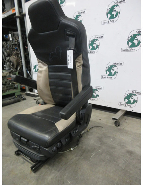 MAN 81.62307-6531 LEEREN STOEL MAN 18.500 MODEL 2020 - Säte för Lastbil: bild 3 MAN 81.62307-6531 LEEREN STOEL MAN 18.500 MODEL 2020 - Säte för Lastbil: bild 3