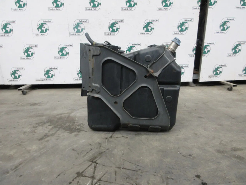 Mercedes-Benz A 960 470 40 15 // A 960 470 27 15 // A 960 470 28 15 AD BLUE TANK MERCEDES MP4 - Bränsletank för Lastbil: bild 3 Mercedes-Benz A 960 470 40 15 // A 960 470 27 15 // A 960 470 28 15 AD BLUE TANK MERCEDES MP4 - Bränsletank för Lastbil: bild 3