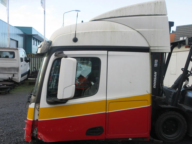 Mercedes-Benz MERCEDES 1842 CABINE MODEL 2018 MP4 - Hytt och interiör för Lastbil: bild 5 Mercedes-Benz MERCEDES 1842 CABINE MODEL 2018 MP4 - Hytt och interiör för Lastbil: bild 5