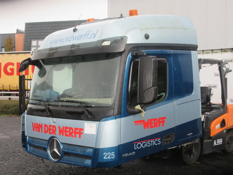 Mercedes-Benz MERCEDES BENZ 1845 MP4 CABINE VOOR DELEN DONOR MODEL 2016 - Hytt och interiör för Lastbil: bild 3 Mercedes-Benz MERCEDES BENZ 1845 MP4 CABINE VOOR DELEN DONOR MODEL 2016 - Hytt och interiör för Lastbil: bild 3