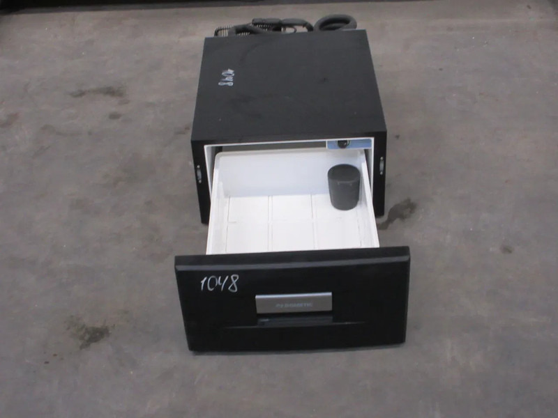 Volvo 82849283 // 24899356 KOELKAST VOLVO FM 330 EURO 6 MODEL 2023 - Elektriskt system för Lastbil: bild 5 Volvo 82849283 // 24899356 KOELKAST VOLVO FM 330 EURO 6 MODEL 2023 - Elektriskt system för Lastbil: bild 5