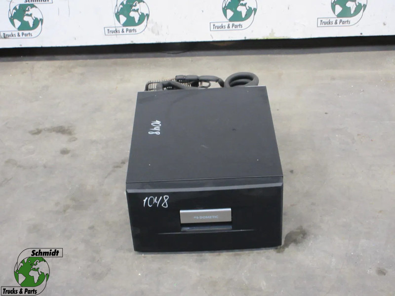 Volvo 82849283 // 24899356 KOELKAST VOLVO FM 330 EURO 6 MODEL 2023 - Elektriskt system för Lastbil: bild 1 Volvo 82849283 // 24899356 KOELKAST VOLVO FM 330 EURO 6 MODEL 2023 - Elektriskt system för Lastbil: bild 1