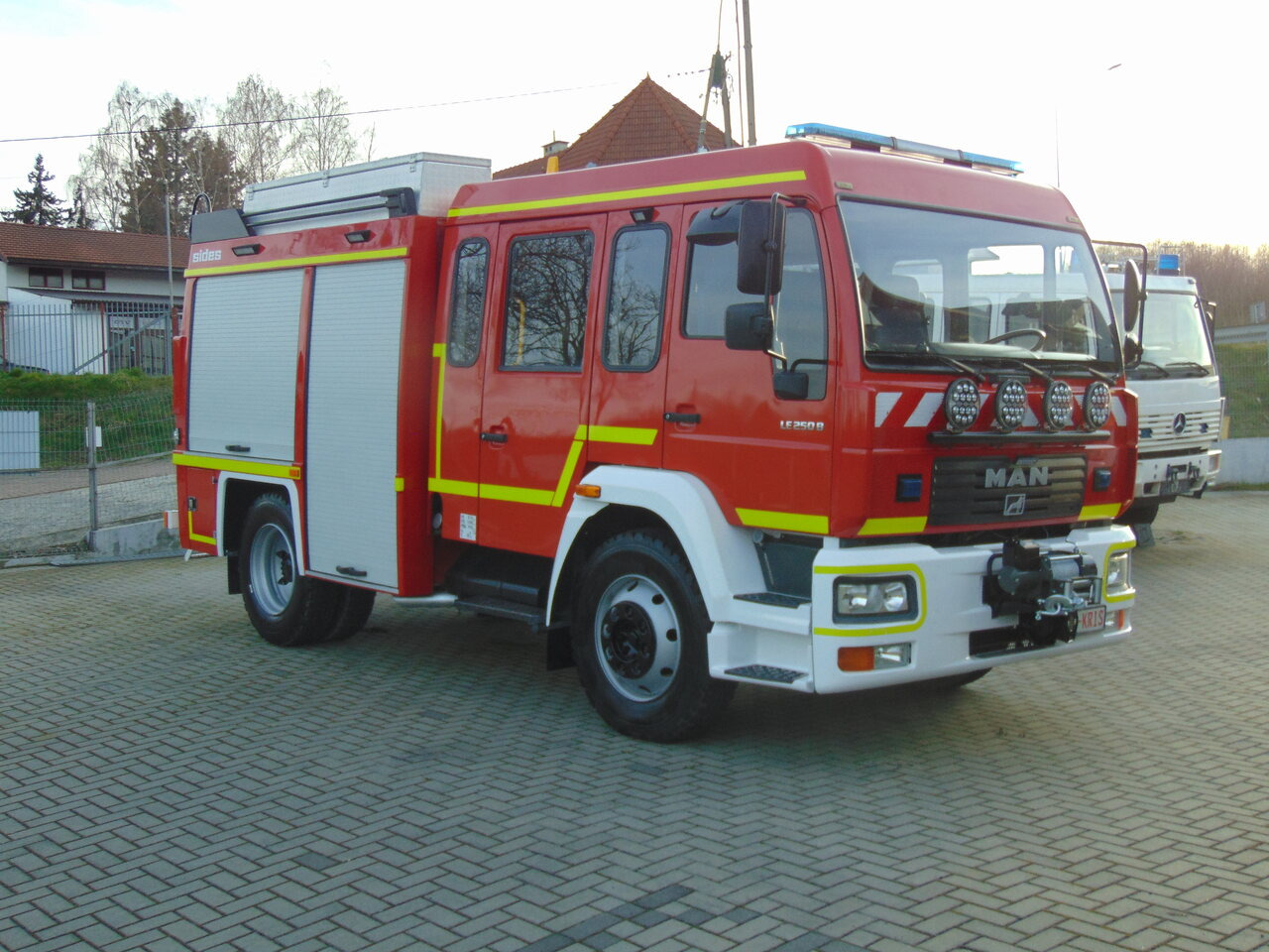 MAN LE250B SIDES - Släck/ Räddningsvagn: bild 2 MAN LE250B SIDES - Släck/ Räddningsvagn: bild 2