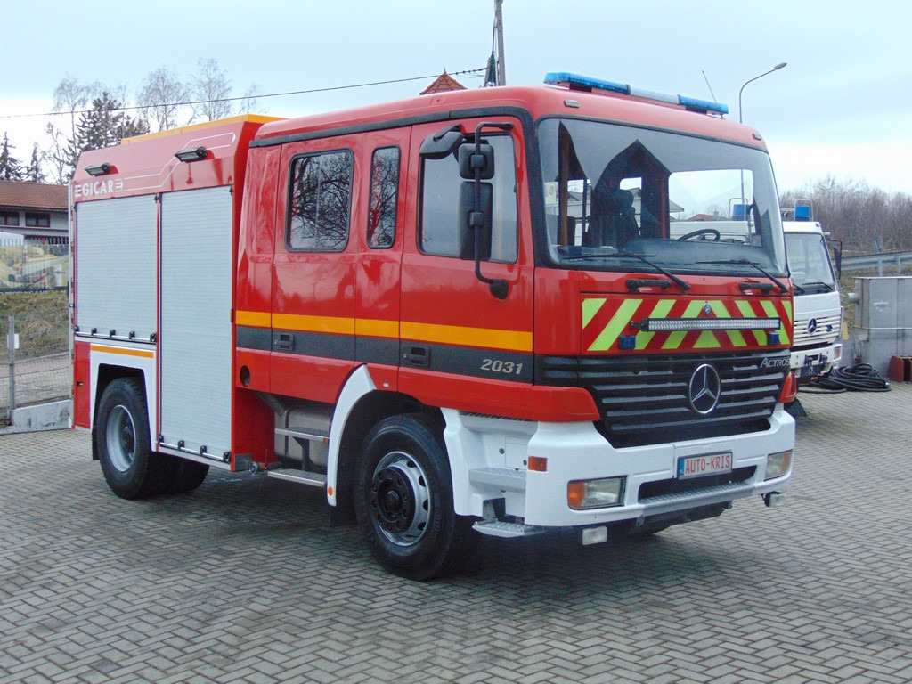 MERCEDES-BENZ Actros 2031 V8 GICAR - Släck/ Räddningsvagn: bild 2 MERCEDES-BENZ Actros 2031 V8 GICAR - Släck/ Räddningsvagn: bild 2