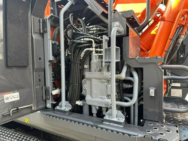 Hitachi ZX170W-6 - Grävmaskin på däck: bild 5 Hitachi ZX170W-6 - Grävmaskin på däck: bild 5