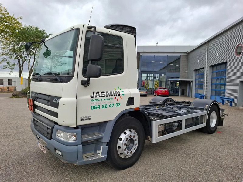 DAF CF75-250 / ADR / ONLY:320740 KM / PTO / INLINER / ALCOA / GOOD CONDITION / MANUAL / EURO-5 / 2011 - Chassi lastbil: bild 1 DAF CF75-250 / ADR / ONLY:320740 KM / PTO / INLINER / ALCOA / GOOD CONDITION / MANUAL / EURO-5 / 2011 - Chassi lastbil: bild 1