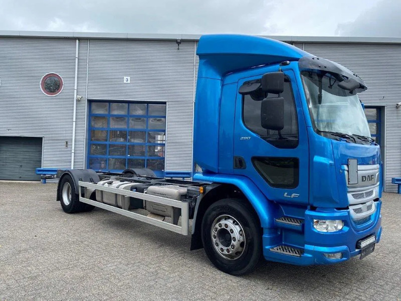 DAF LF290 / ONLY:429873KM / LWDS / GOOD TYRES / AUTOMATIC / EURO-6 / 2018 - Chassi lastbil: bild 2 DAF LF290 / ONLY:429873KM / LWDS / GOOD TYRES / AUTOMATIC / EURO-6 / 2018 - Chassi lastbil: bild 2