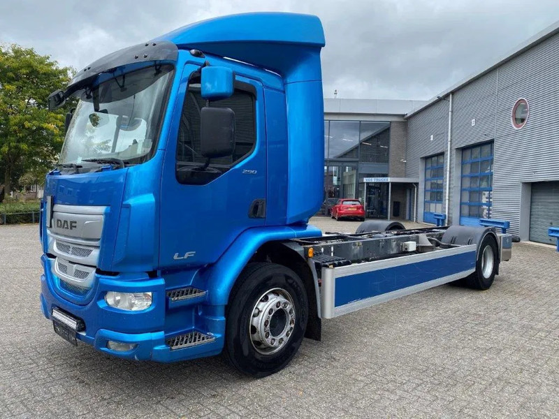 DAF LF290 / ONLY:429873KM / LWDS / GOOD TYRES / AUTOMATIC / EURO-6 / 2018 - Chassi lastbil: bild 1 DAF LF290 / ONLY:429873KM / LWDS / GOOD TYRES / AUTOMATIC / EURO-6 / 2018 - Chassi lastbil: bild 1