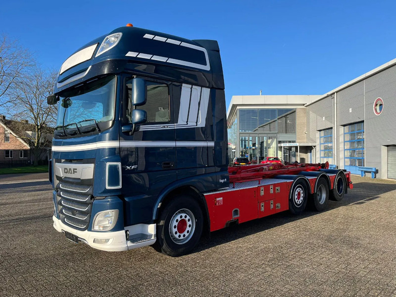 DAF XF106-530 8X2 / AJK HOOKLIFT 25000KG / 9 TON FRONT AXLE / NAVI / ONLY:612482 KM / SSC / AUTOMATIC / EURO-6 / 2019 - Lastväxlare lastbil: bild 1 DAF XF106-530 8X2 / AJK HOOKLIFT 25000KG / 9 TON FRONT AXLE / NAVI / ONLY:612482 KM / SSC / AUTOMATIC / EURO-6 / 2019 - Lastväxlare lastbil: bild 1