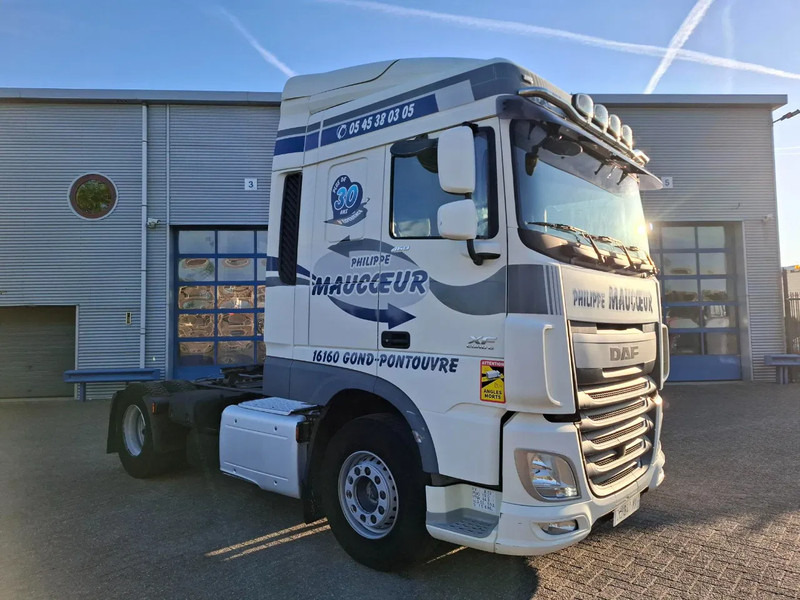DAF XF106-460 / INTARDER / DEB / MANUAL / AIRCO / CLEAN TRUCK / EURO-6 / 2014 - Dragbil: bild 2 DAF XF106-460 / INTARDER / DEB / MANUAL / AIRCO / CLEAN TRUCK / EURO-6 / 2014 - Dragbil: bild 2