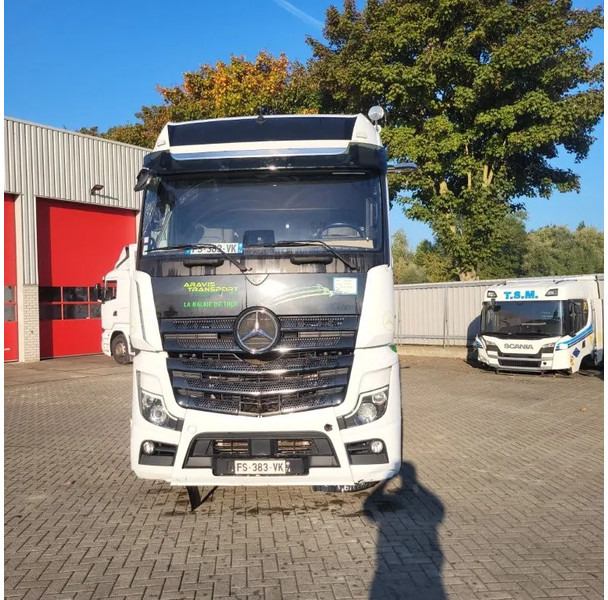 Mercedes-Benz ACTROS 1863 / ENGINE RUNNING / RETARDER / PARK-COOL /HYDRAULICS / ONLY: 268593KM / GIGA-SPACE / MIRRORCAM / AUTOMATIC / EURO-6 / - Dragbil: bild 3 Mercedes-Benz ACTROS 1863 / ENGINE RUNNING / RETARDER / PARK-COOL /HYDRAULICS / ONLY: 268593KM / GIGA-SPACE / MIRRORCAM / AUTOMATIC / EURO-6 / - Dragbil: bild 3