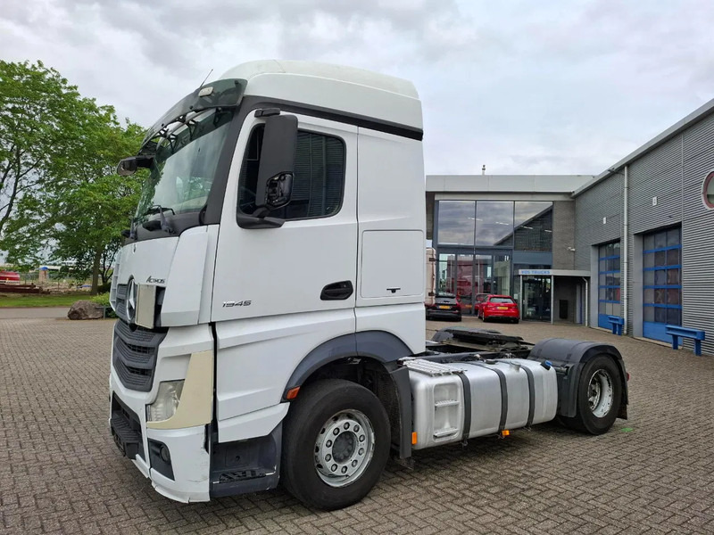 Mercedes-Benz Actros 1945 / DOUBLE TANK / ONLY:508736 KM / 2XBED / FRIDGE / AUTOMATIC / EURO-6 / 2015 - Dragbil: bild 1 Mercedes-Benz Actros 1945 / DOUBLE TANK / ONLY:508736 KM / 2XBED / FRIDGE / AUTOMATIC / EURO-6 / 2015 - Dragbil: bild 1
