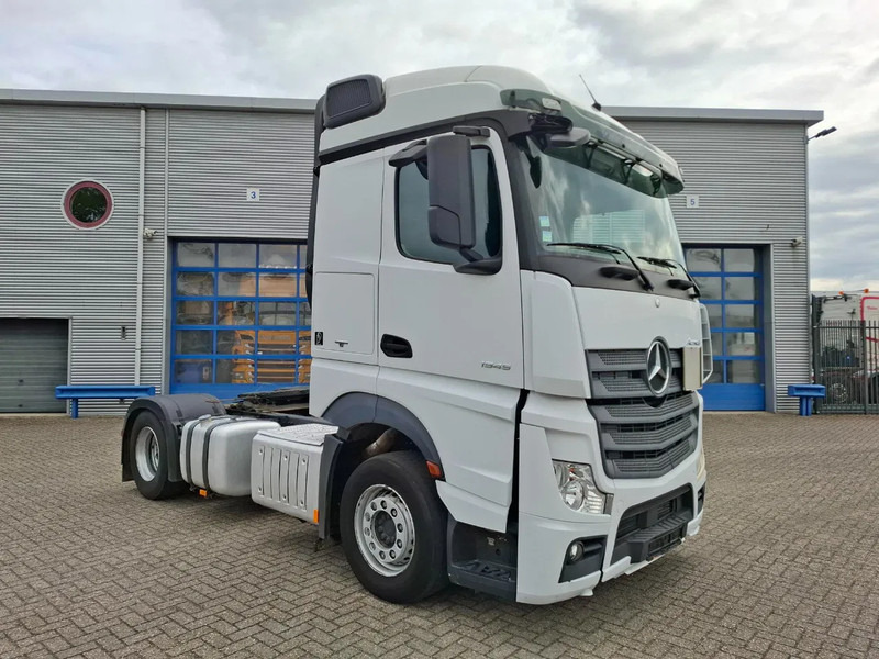 Mercedes-Benz Actros 1945 / DOUBLE TANK / ONLY:508736 KM / 2XBED / FRIDGE / AUTOMATIC / EURO-6 / 2015 - Dragbil: bild 2 Mercedes-Benz Actros 1945 / DOUBLE TANK / ONLY:508736 KM / 2XBED / FRIDGE / AUTOMATIC / EURO-6 / 2015 - Dragbil: bild 2