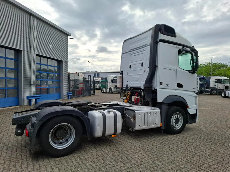 Mercedes-Benz Actros 1945 / DOUBLE TANK / ONLY:508736 KM / 2XBED / FRIDGE / AUTOMATIC / EURO-6 / 2015 - Dragbil: bild 5 Mercedes-Benz Actros 1945 / DOUBLE TANK / ONLY:508736 KM / 2XBED / FRIDGE / AUTOMATIC / EURO-6 / 2015 - Dragbil: bild 5