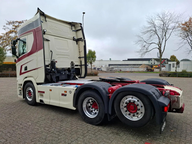 Scania NGS S650 V8 / RETARDER / 633397 KM / 9 TON FRONT AXELE / FULL-AIR / INLINER / FULL SPOILER / LEATHER / ALCOA / NAVI / FRIDGE / E - Dragbil: bild 3 Scania NGS S650 V8 / RETARDER / 633397 KM / 9 TON FRONT AXELE / FULL-AIR / INLINER / FULL SPOILER / LEATHER / ALCOA / NAVI / FRIDGE / E - Dragbil: bild 3