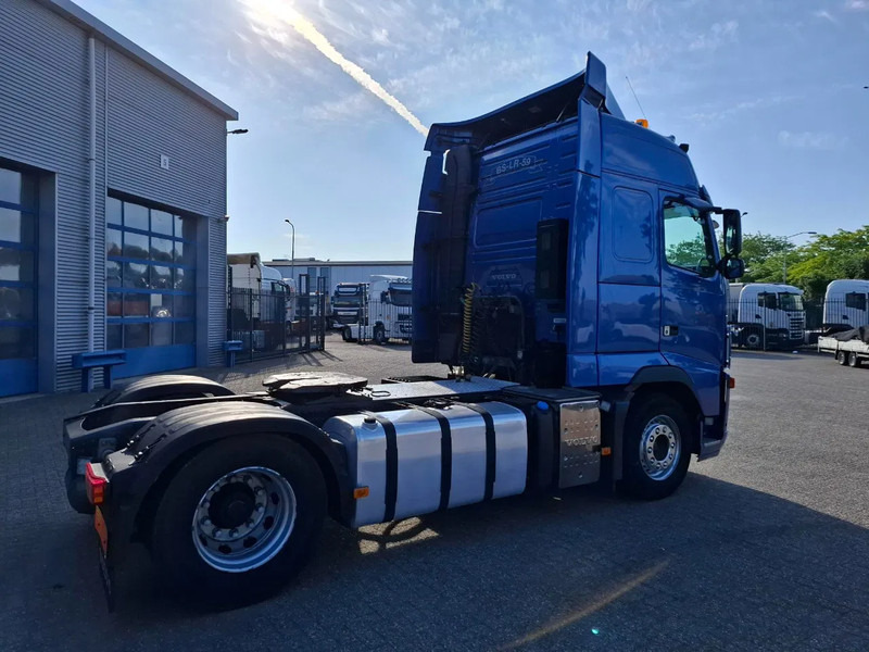 Volvo FH13-400 / HYDRAULICS / NL TRUCK / TUV:14-09-2025 / GLOBETROTTER / FRIGDE / AIRCO / AUTOMATIC / EURO-5 / 2006 - Dragbil: bild 5 Volvo FH13-400 / HYDRAULICS / NL TRUCK / TUV:14-09-2025 / GLOBETROTTER / FRIGDE / AIRCO / AUTOMATIC / EURO-5 / 2006 - Dragbil: bild 5