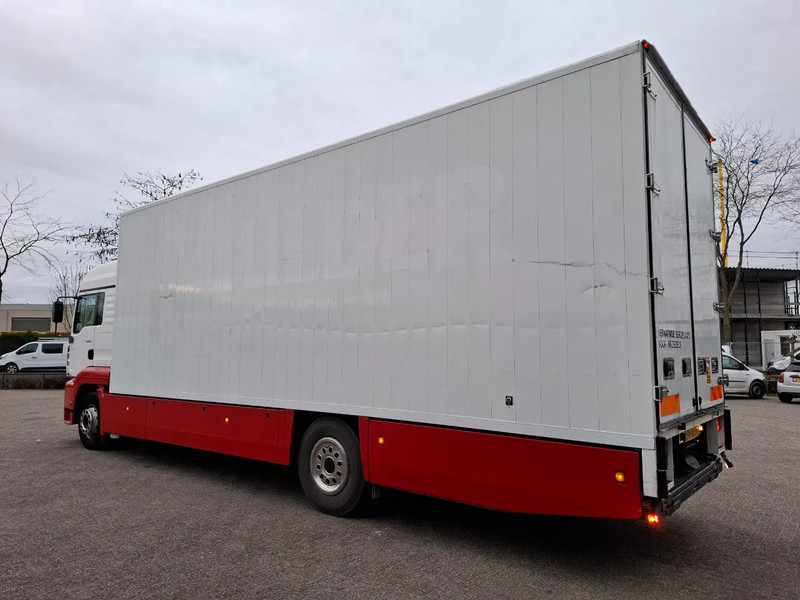 MAN TG310A / NL TRUCK / TUV:06-07-2026 / ONLY:249085 KM / SMART TACHO / 1SIDE OPEN / PLATFORM 2000 KG / AUTOMATIC / EURO-3 / 2002 - Lastbil med skåp: bild 4 MAN TG310A / NL TRUCK / TUV:06-07-2026 / ONLY:249085 KM / SMART TACHO / 1SIDE OPEN / PLATFORM 2000 KG / AUTOMATIC / EURO-3 / 2002 - Lastbil med skåp: bild 4