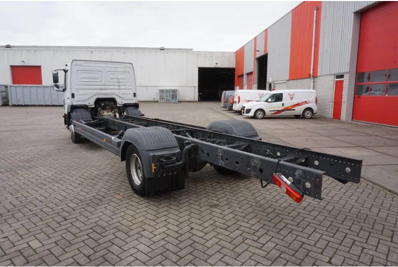 Mercedes-Benz ATEGO 1221 / ENGINE RUNNING / ONLY:253095 KM / AUTOMATIC / EURO-6 / 2017 - Chassi lastbil: bild 3 Mercedes-Benz ATEGO 1221 / ENGINE RUNNING / ONLY:253095 KM / AUTOMATIC / EURO-6 / 2017 - Chassi lastbil: bild 3