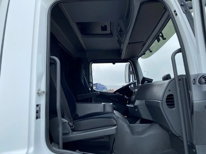 Leasa Mercedes-Benz ATEGO 1624 / AUTOMATIC / CLOSED BOX / SIDE DOORS / AIRCO / LWDS / FCW / EURO-6 / 2016 Mercedes-Benz ATEGO 1624 / AUTOMATIC / CLOSED BOX / SIDE DOORS / AIRCO / LWDS / FCW / EURO-6 / 2016: bild 20