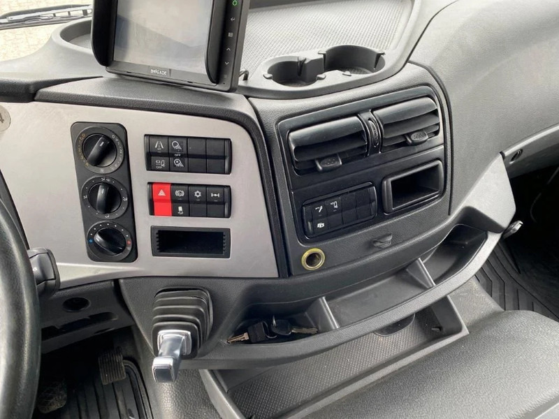 Leasa Mercedes-Benz ATEGO 1624 / AUTOMATIC / CLOSED BOX / SIDE DOORS / AIRCO / LWDS / FCW / EURO-6 / 2016 Mercedes-Benz ATEGO 1624 / AUTOMATIC / CLOSED BOX / SIDE DOORS / AIRCO / LWDS / FCW / EURO-6 / 2016: bild 18