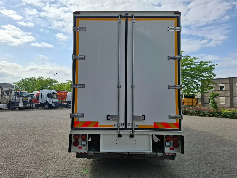 Mercedes-Benz Actros 1843 / GERMAN FLOWER TRUCK / 162021 KM / ISOLATED BOX / COOL & HEATED / NAVI / PLATFORM 1500 KG / TOP CONDITION / FULL-AI - Matbil: bild 4 Mercedes-Benz Actros 1843 / GERMAN FLOWER TRUCK / 162021 KM / ISOLATED BOX / COOL & HEATED / NAVI / PLATFORM 1500 KG / TOP CONDITION / FULL-AI - Matbil: bild 4