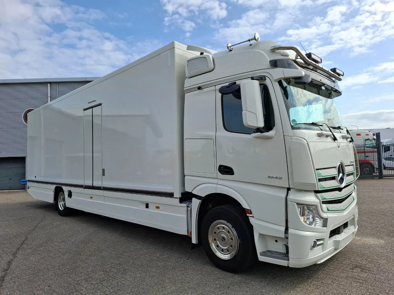Mercedes-Benz Actros 1843 / GERMAN FLOWER TRUCK / 162021 KM / ISOLATED BOX / COOL & HEATED / NAVI / PLATFORM 1500 KG / TOP CONDITION / FULL-AI - Matbil: bild 2 Mercedes-Benz Actros 1843 / GERMAN FLOWER TRUCK / 162021 KM / ISOLATED BOX / COOL & HEATED / NAVI / PLATFORM 1500 KG / TOP CONDITION / FULL-AI - Matbil: bild 2