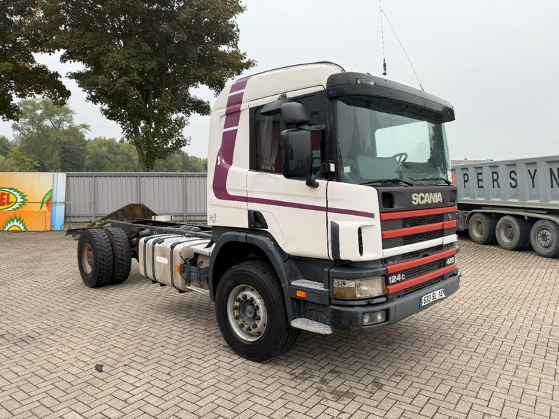 Scania 124-420 / ENGINE RUNNING / RETARDER / BIG AXLE / FULL-STEEL / ONLY: 540918 KM / OLD TACHO / AIRCO / MANUAL / EURO-3 / 2002 - Chassi lastbil: bild 2 Scania 124-420 / ENGINE RUNNING / RETARDER / BIG AXLE / FULL-STEEL / ONLY: 540918 KM / OLD TACHO / AIRCO / MANUAL / EURO-3 / 2002 - Chassi lastbil: bild 2