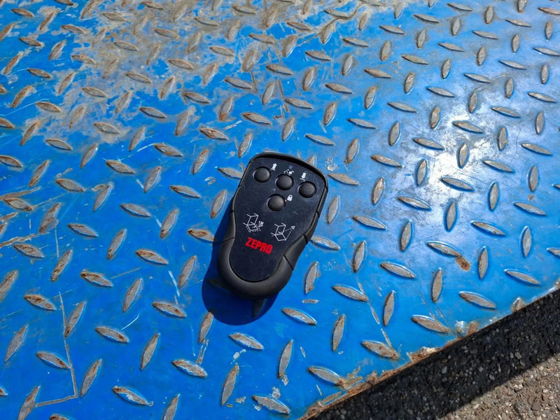 Chassi lastbil Scania R580 V8 / RETARDER / LIFT+LENKACHSE / FULL-AIR / PLATFORM 2000 KG / NAVI / LEATHER / AIRCO / AUTOMATIC / EURO-6 / 2014: bild 14