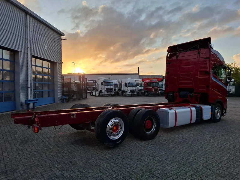 Volvo FH16-750 / BIG AXLE / VEB+ / ONLY:679711 KM / TECHNICAL 70TON / 9TON FRONT AXLE / INLINER / FULL-AIR / AUTOMATIC / EURO-6 / 2018 - Chassi lastbil: bild 5 Volvo FH16-750 / BIG AXLE / VEB+ / ONLY:679711 KM / TECHNICAL 70TON / 9TON FRONT AXLE / INLINER / FULL-AIR / AUTOMATIC / EURO-6 / 2018 - Chassi lastbil: bild 5