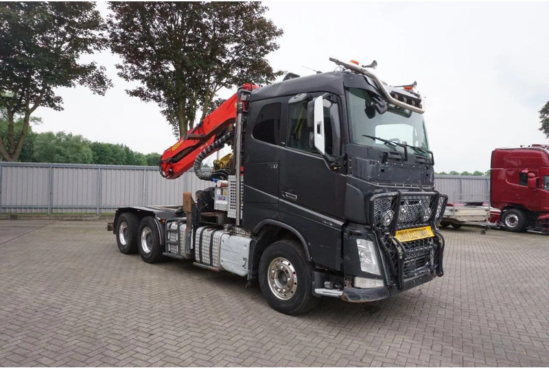 Volvo FH16-750 / ENGINE RUNNING / 6x4 / RETARDER / BIG AXLE / VEB+ / PALFINGER FD250 / EURO-6 / 2016 - Timmerbil, Kranbil: bild 3 Volvo FH16-750 / ENGINE RUNNING / 6x4 / RETARDER / BIG AXLE / VEB+ / PALFINGER FD250 / EURO-6 / 2016 - Timmerbil, Kranbil: bild 3