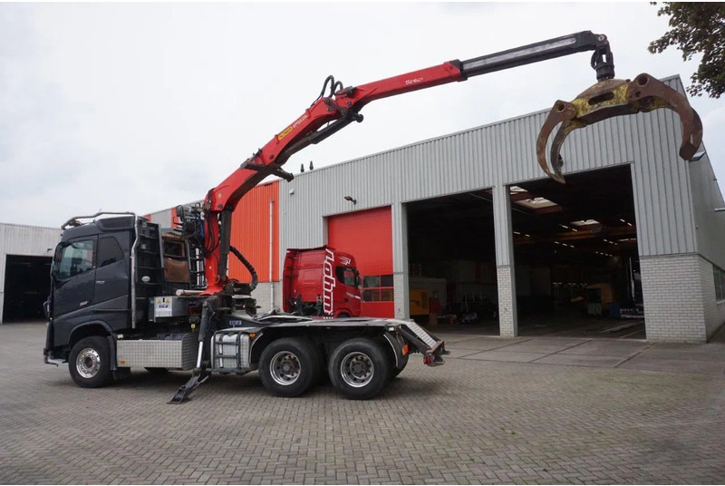 Volvo FH16-750 / ENGINE RUNNING / 6x4 / RETARDER / BIG AXLE / VEB+ / PALFINGER FD250 / EURO-6 / 2016 - Timmerbil, Kranbil: bild 5 Volvo FH16-750 / ENGINE RUNNING / 6x4 / RETARDER / BIG AXLE / VEB+ / PALFINGER FD250 / EURO-6 / 2016 - Timmerbil, Kranbil: bild 5