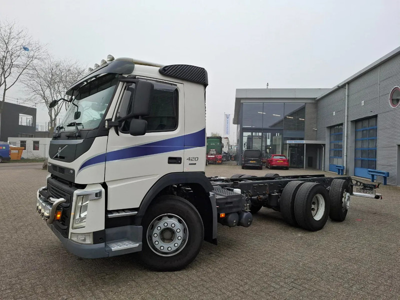 Volvo FM4-420 / VEB+ / LWDS / LIFT+LENKACHSE / ONLY:336223 KM / INLINER / AUTOMATIC / EURO-6 / 2018 - Chassi lastbil: bild 1 Volvo FM4-420 / VEB+ / LWDS / LIFT+LENKACHSE / ONLY:336223 KM / INLINER / AUTOMATIC / EURO-6 / 2018 - Chassi lastbil: bild 1