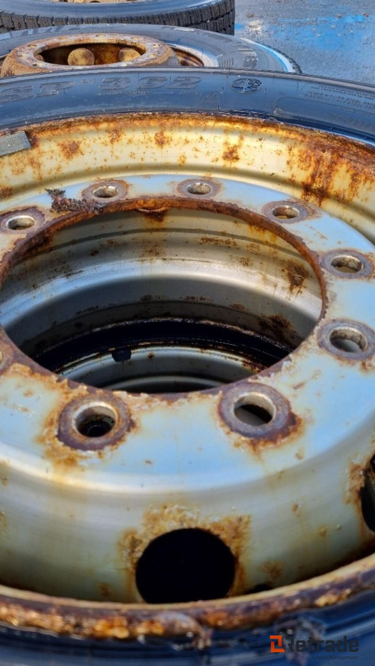 6 stk dekk til lastebil - Entreprenadutrustning: bild 5 6 stk dekk til lastebil - Entreprenadutrustning: bild 5