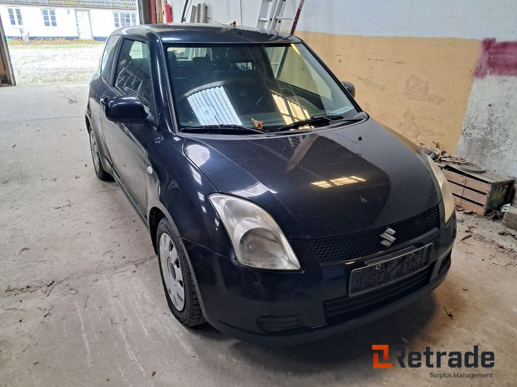 Bil Suzuki Swift 1,3 A/mt - Personbil: bild 2 Bil Suzuki Swift 1,3 A/mt - Personbil: bild 2