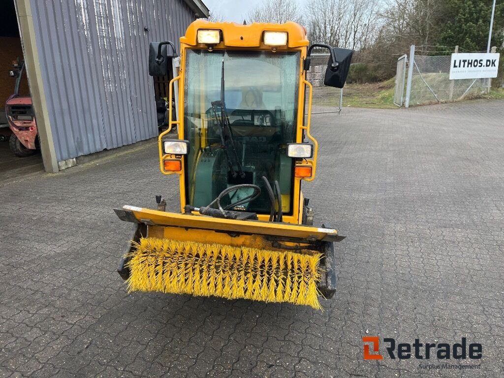 Fejeudstyr STIGA T 701 13-7442-22 - Byggmaskiner: bild 2 Fejeudstyr STIGA T 701 13-7442-22 - Byggmaskiner: bild 2